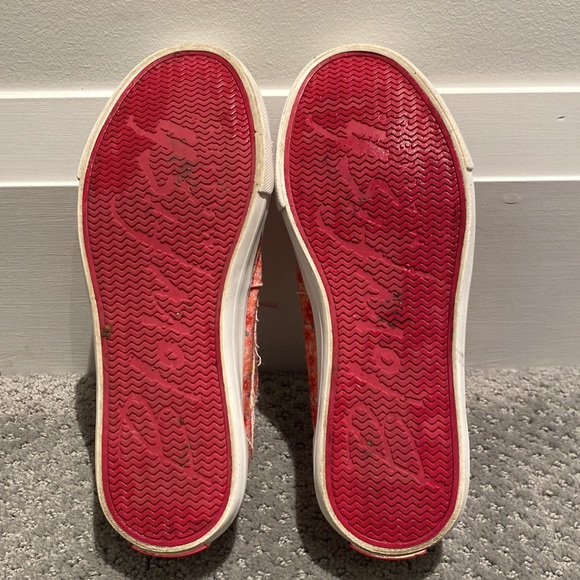 Adorable Summer Sneakers! - Picture 5 of 5